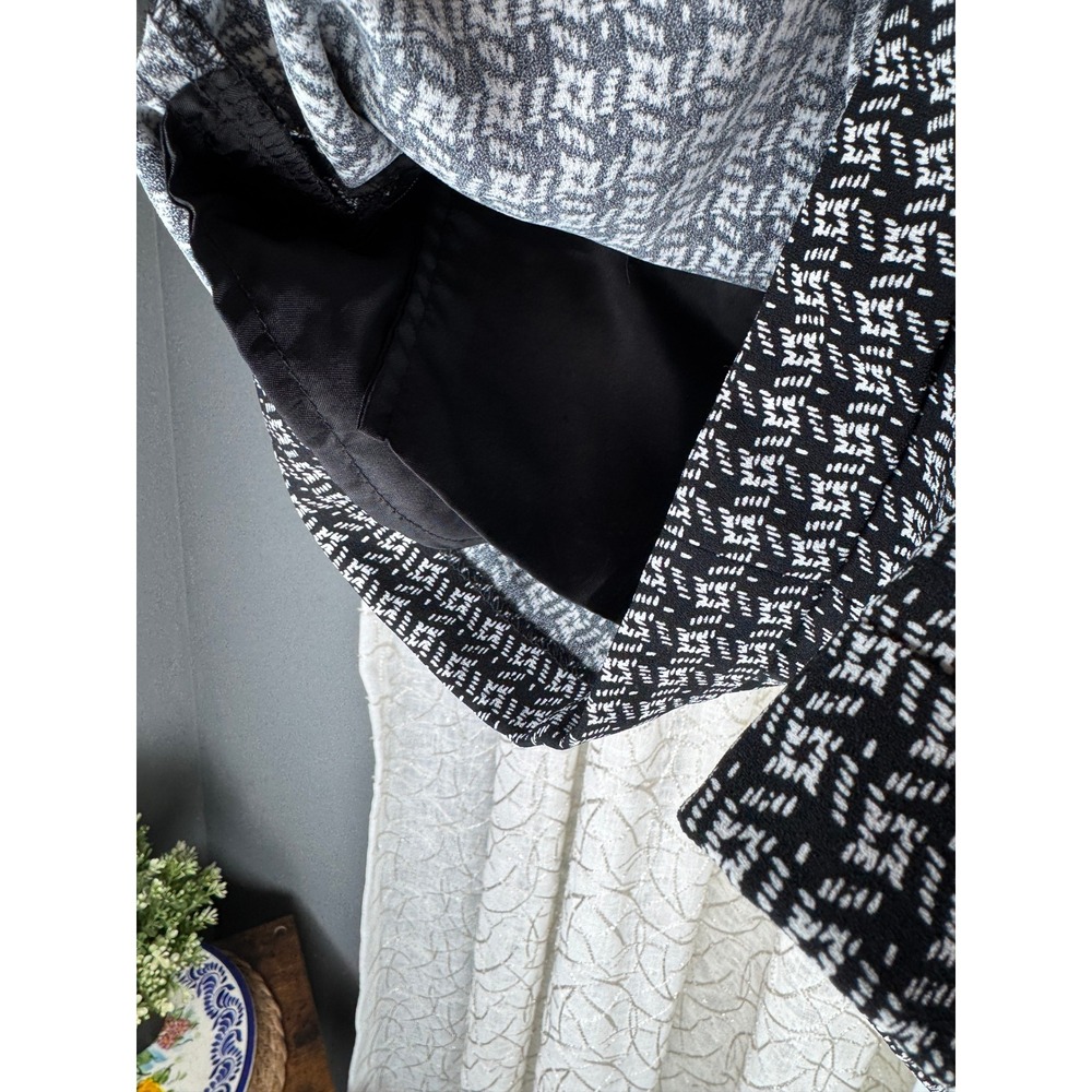 Express Classic Black & White Check‎ Shorts Pleated Front Side Zipper Size 8 - Picture 6 of 8